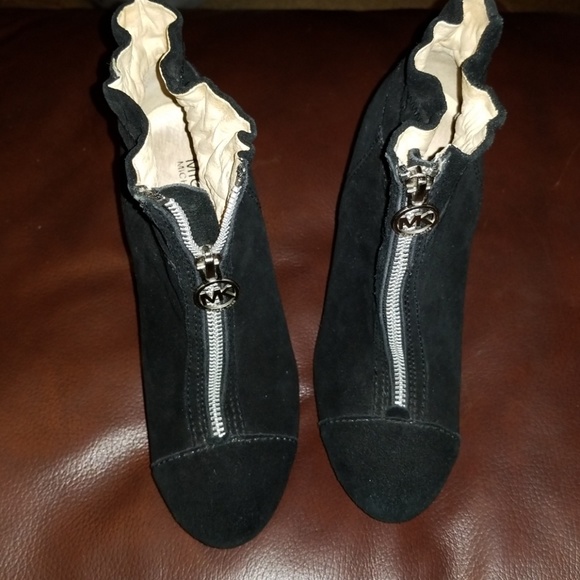 Michael Kors suede ankle bootie platform heel 5.5 - Picture 1 of 5
